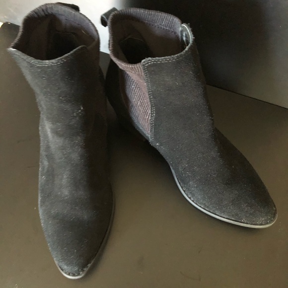 Very volatile Black suede ankle boots - Picture 2 of 4